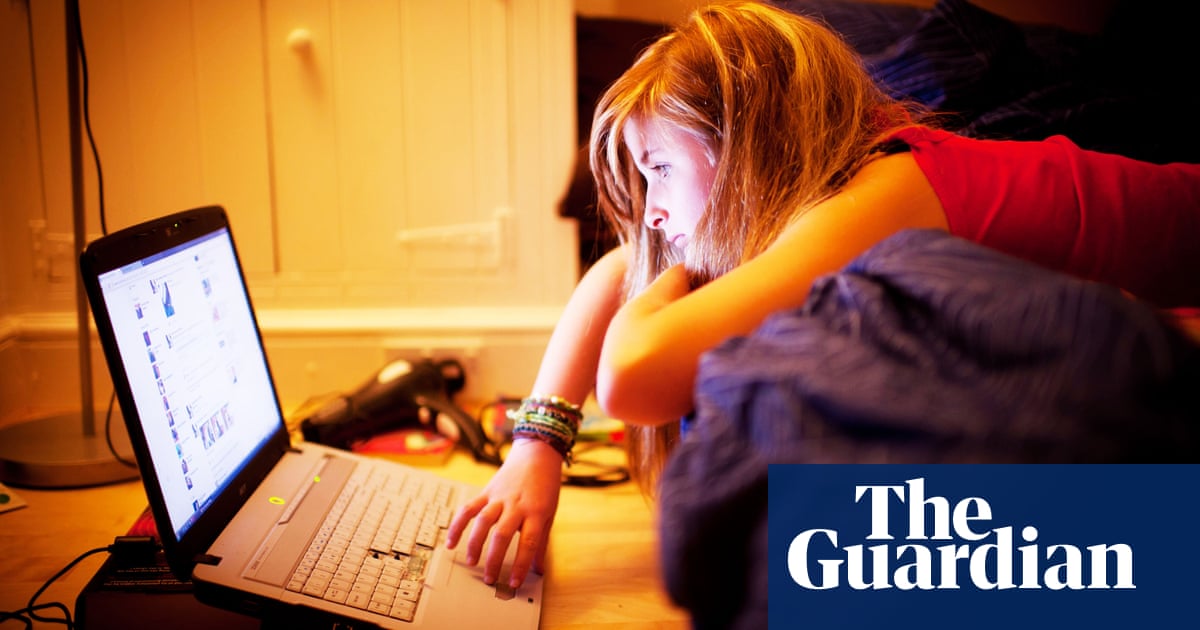 Over 300 cases of child exploitation went unnoticed by Facebook – study