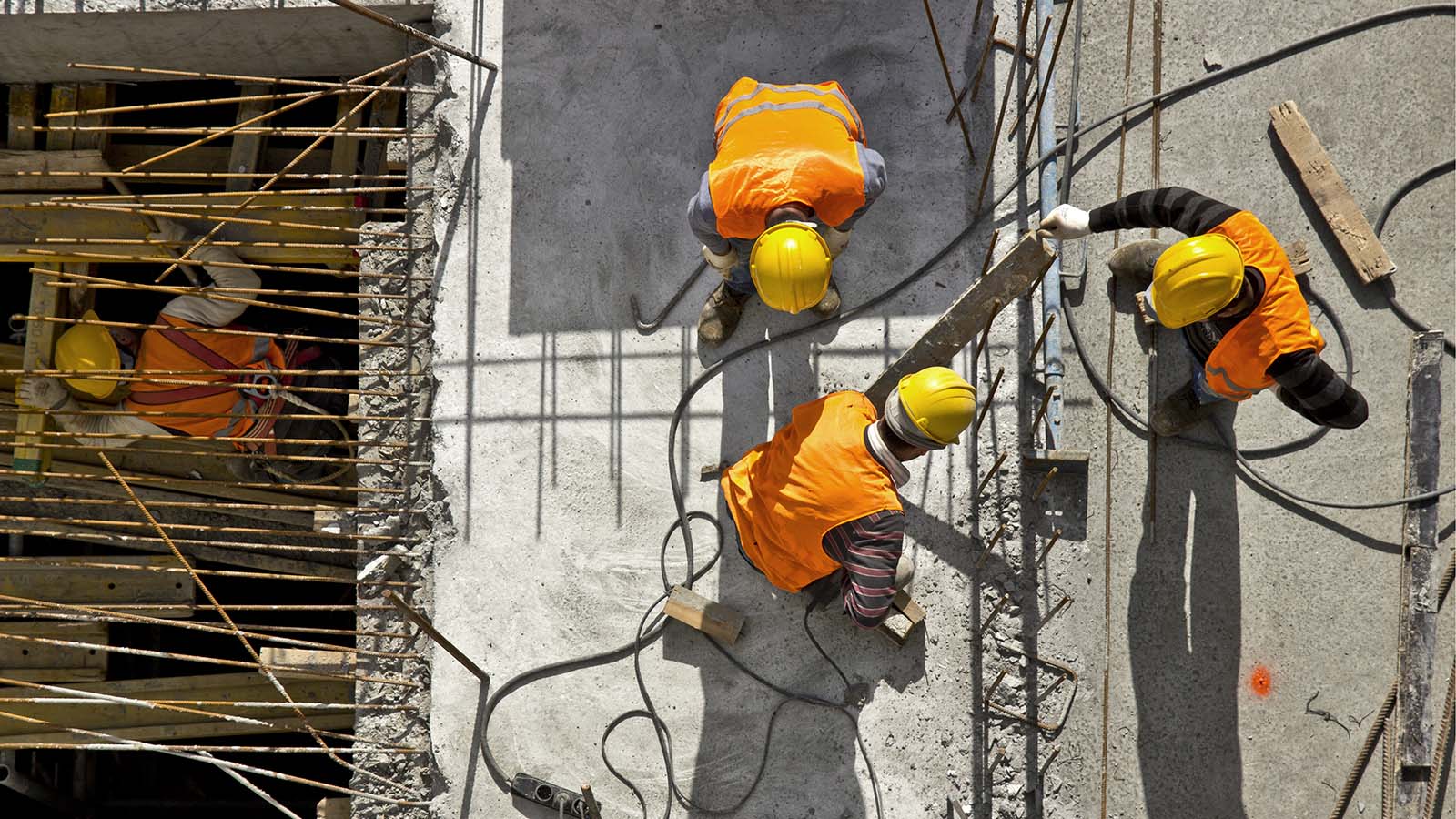 7 American Manufacturing Stocks to Buy Before Recovery