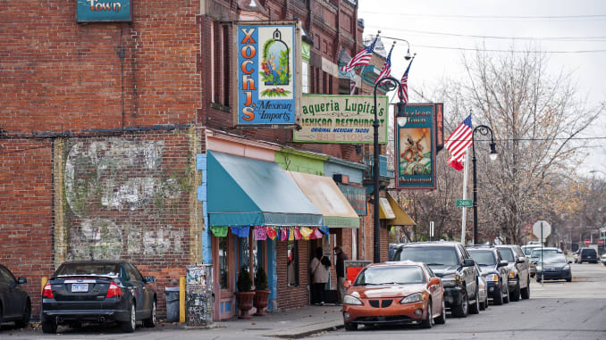 The $700 billion Hispanic business market in the U.S. is now at the tipping point