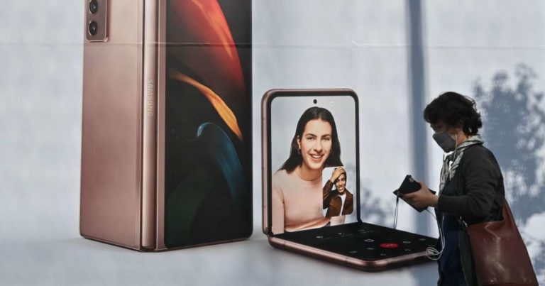 Samsung Galaxy Z Fold 2 is sexy and new: review