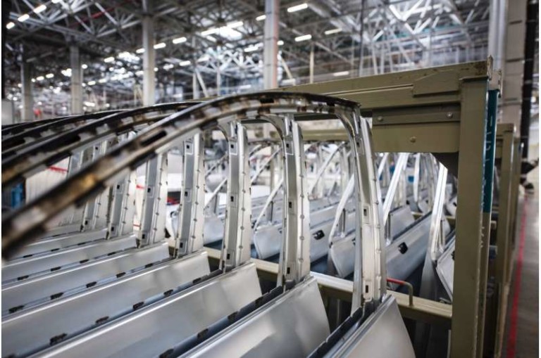 An algorithm for optimizing the cost and efficiency of human-robot collaborative assembly lines