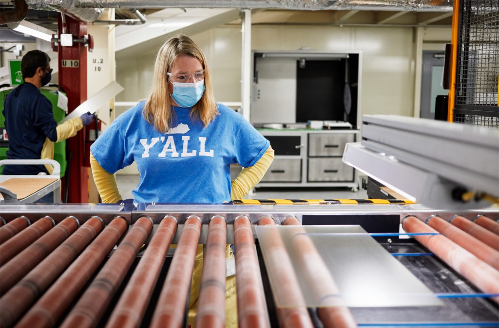 Apple Awards iPhone Glass Supplier Corning Additional $45M From Advanced Manufacturing Fund