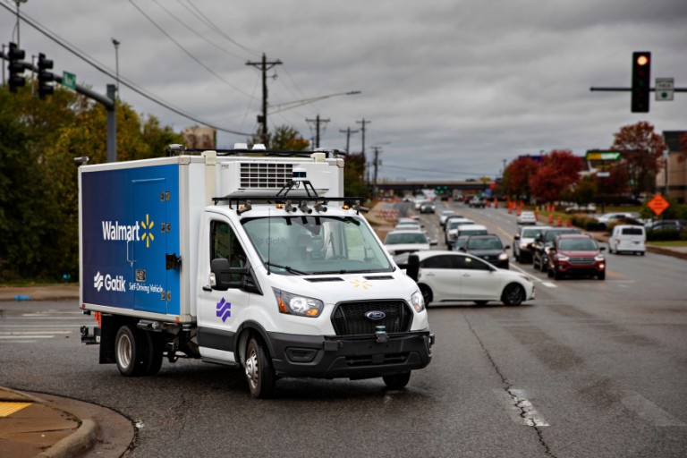 Walmart begins first fully driverless delivery route