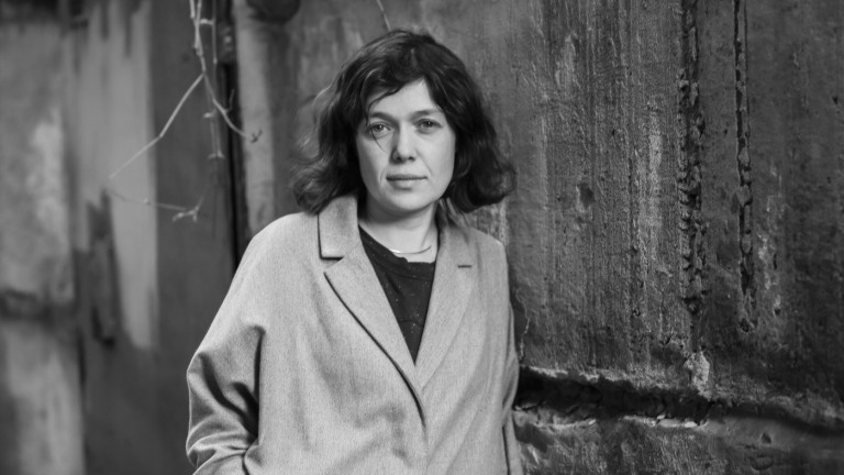 In Ukraine, writer-photographer Yevgenia Belorusets documents Kyiv's displaced