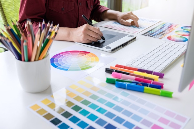 How to Create Inexpensive Business Graphics: 5 Tips for Getting Started