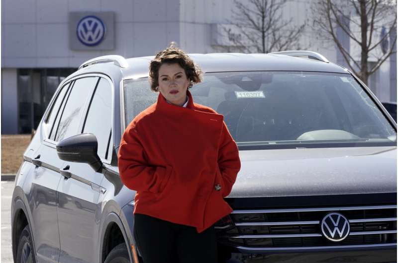 Sudden braking in 2 VW SUV models draws regulatory scrutiny