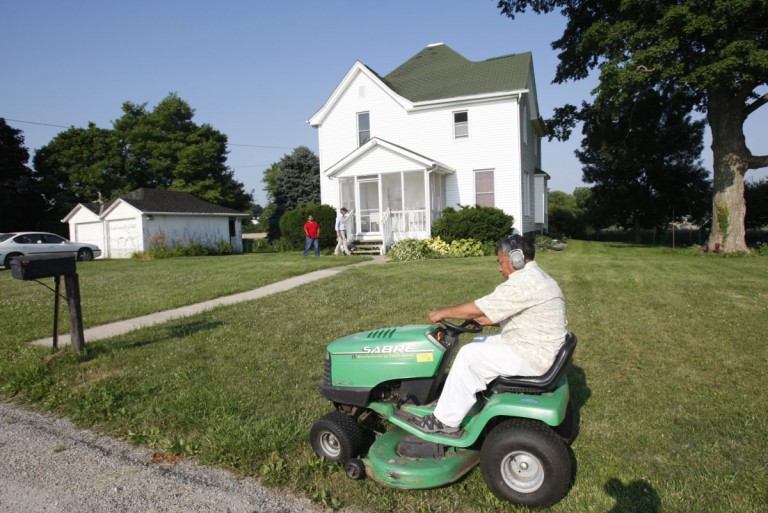 Goodbye to grass? More Americans embracing ‘eco-friendly’ lawns and gardens