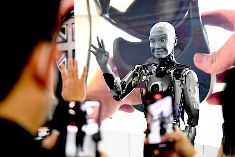 As AI rises, lawmakers try to catch up