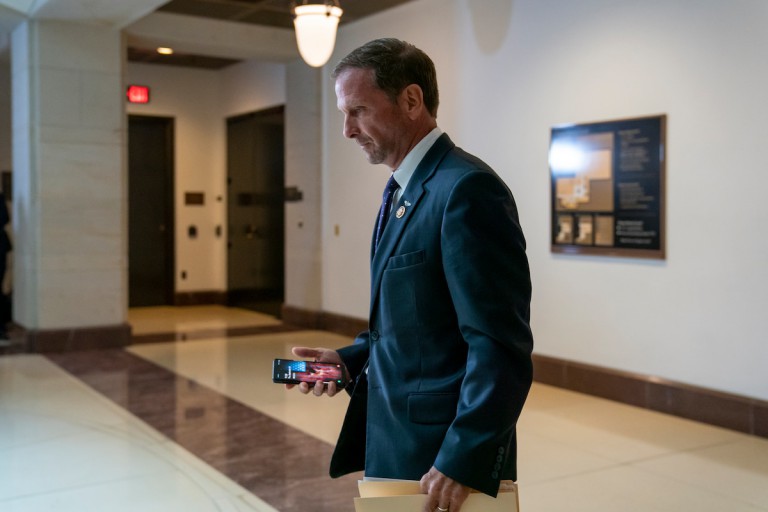 A new bill would ban anyone under 16 from using social media