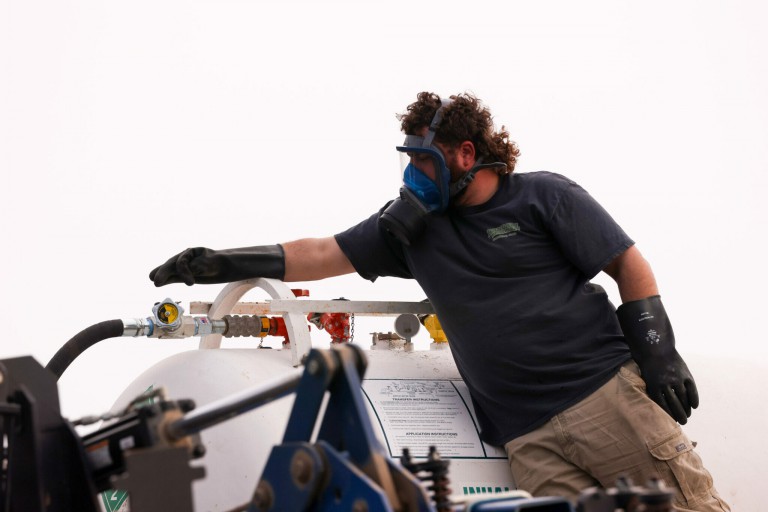 Facing High Fertilizer Costs, Farmers Still Struggle to Use Less