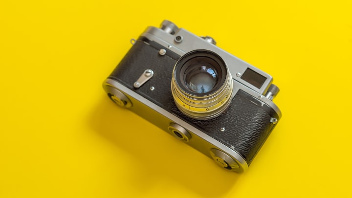 The Stories Behind 8 Famous Photos