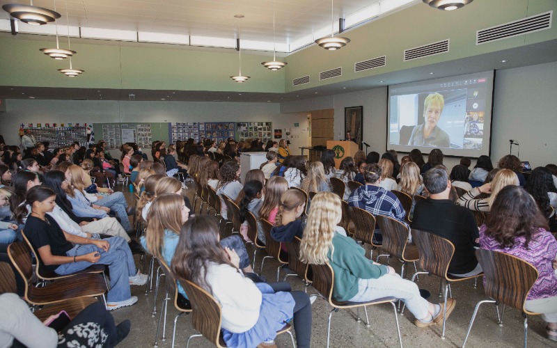 NASA Commander Peggy Whitson and Pilot John Shoffner Inspire Girls in STEM