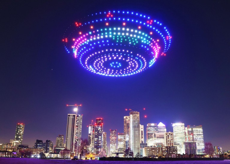 UFO hovers over London! Amazing photos show "invasion" of Samsung launch party