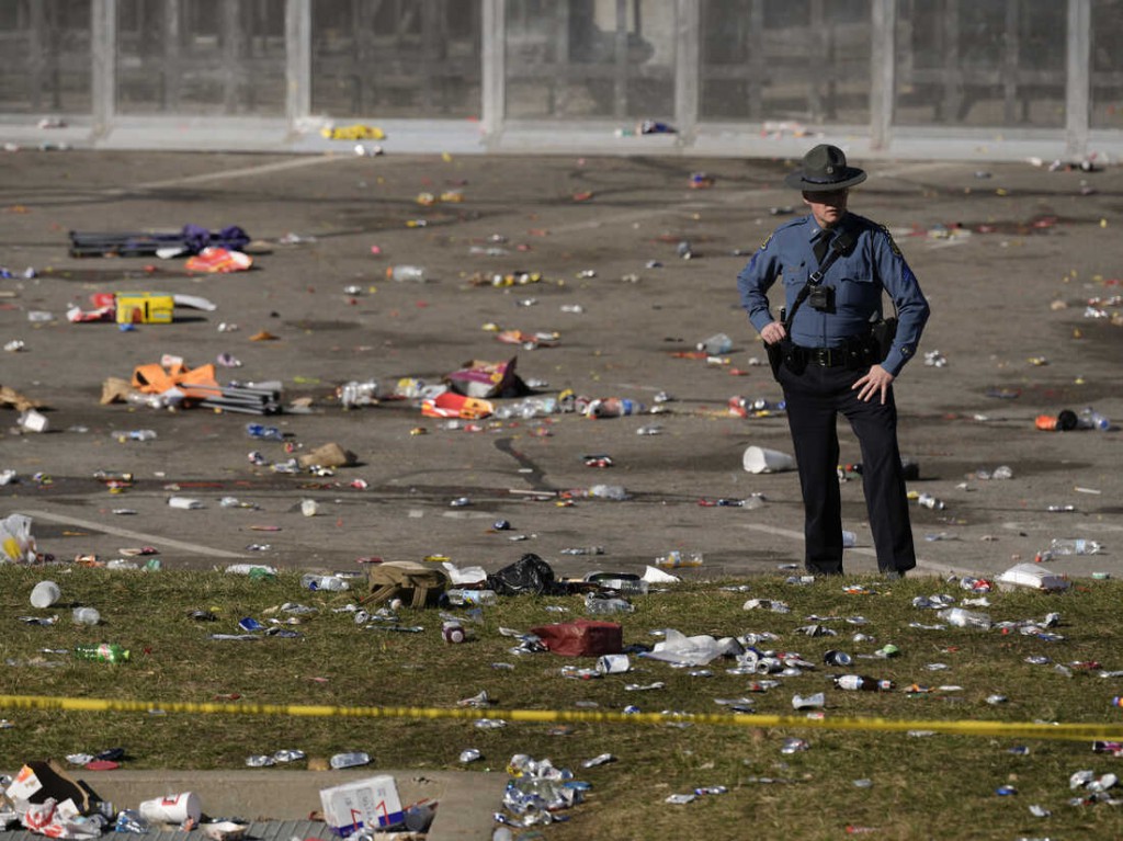 1 dead, up to 21 injured in shooting at Kansas City Chiefs' Super Bowl rally