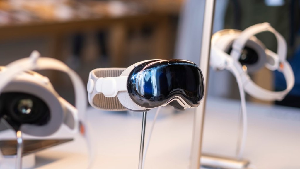 Why So Many People Are Returning the Apple Vision Pro