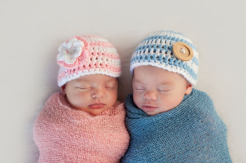 Why Non-Identical Twins Run In Some Families, According To Genetics