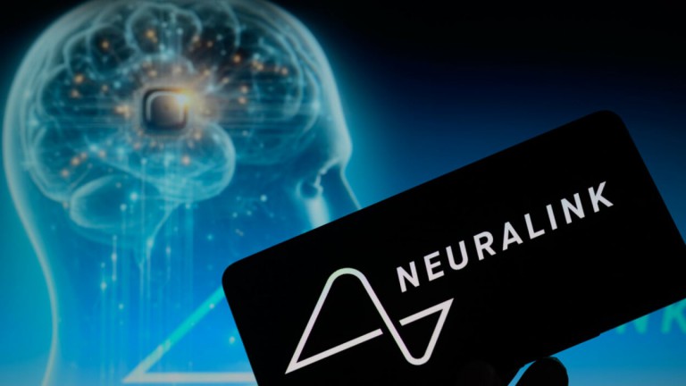 Neuralink's first patient can play chess using only his mind