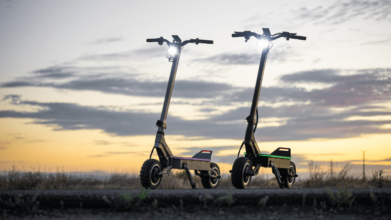 Hyperion: High-Speed, Long-Range E-Scooter By Solar Scooters