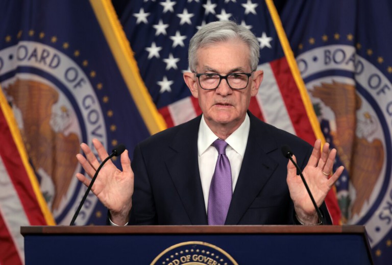 The Federal Reserve starts cutting interesting rates in a big moment for the economy