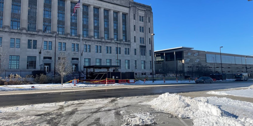 Kansas City mayor pitches idea to help laid off federal workers