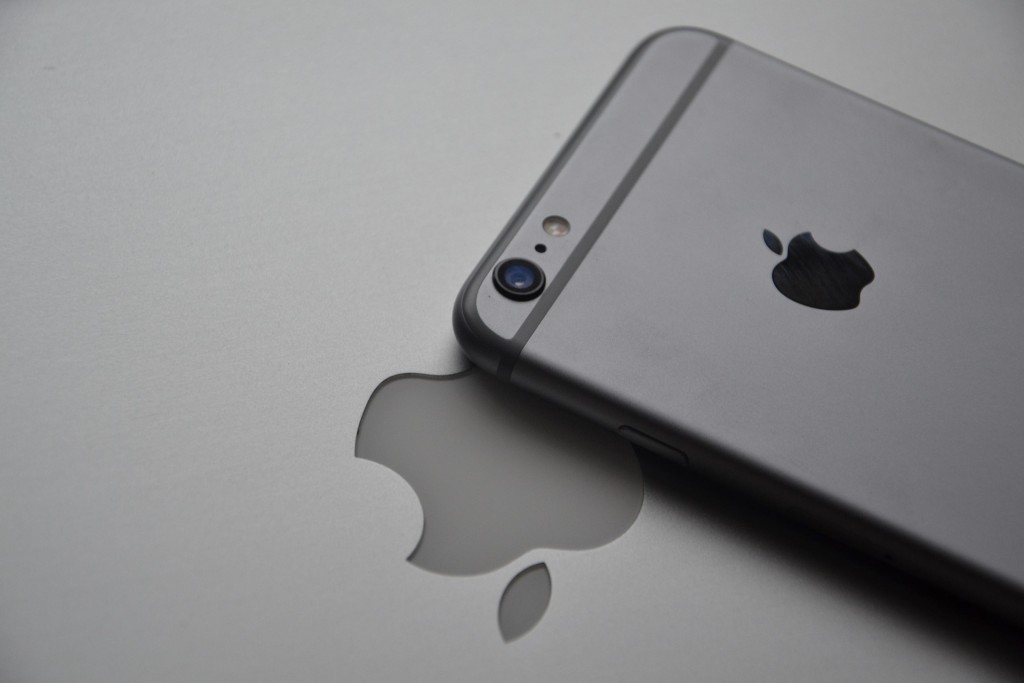 Trump Threatens His ‘Friend’ Tim Cook With 25% iPhone Tariff If Apple Doesn’t Move Production to U.S.