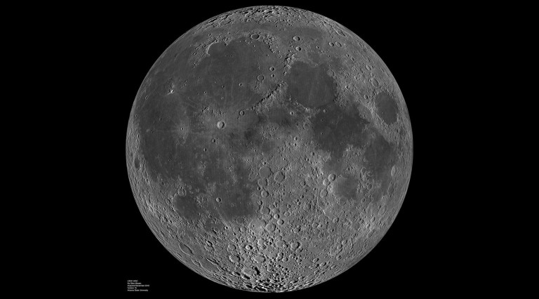 Scientists just figured out how to turn moon dirt into water and oxygen just using sunlight