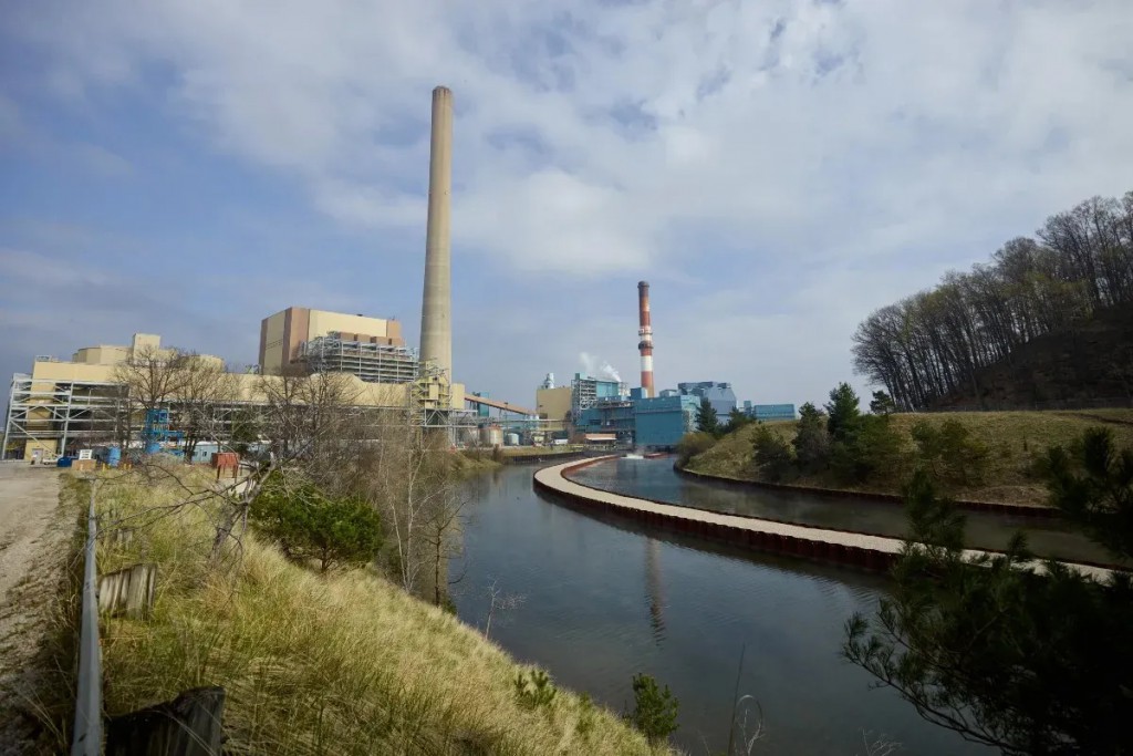 Trump administration extends order to keep Michigan coal plant open