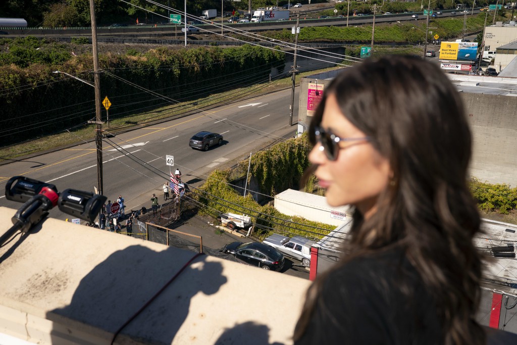 ICE wants to unleash bounty hunters on immigrants: report