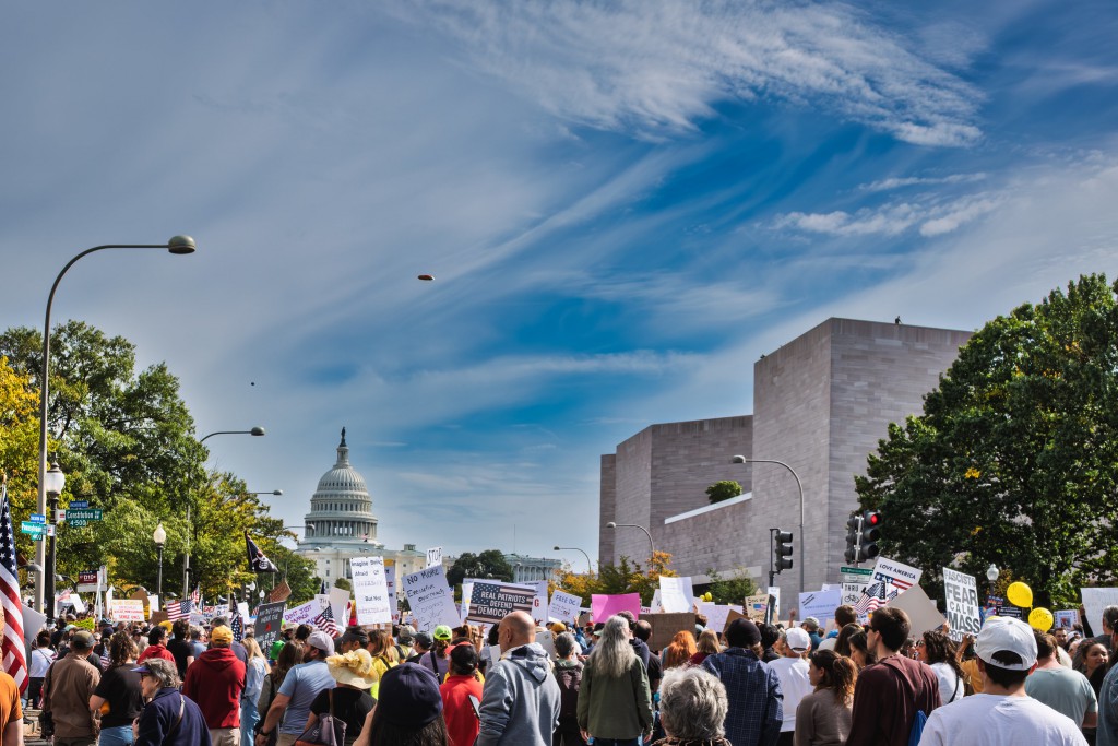 Scenes From Saturday's Nationwide ‘No Kings’ Protests
