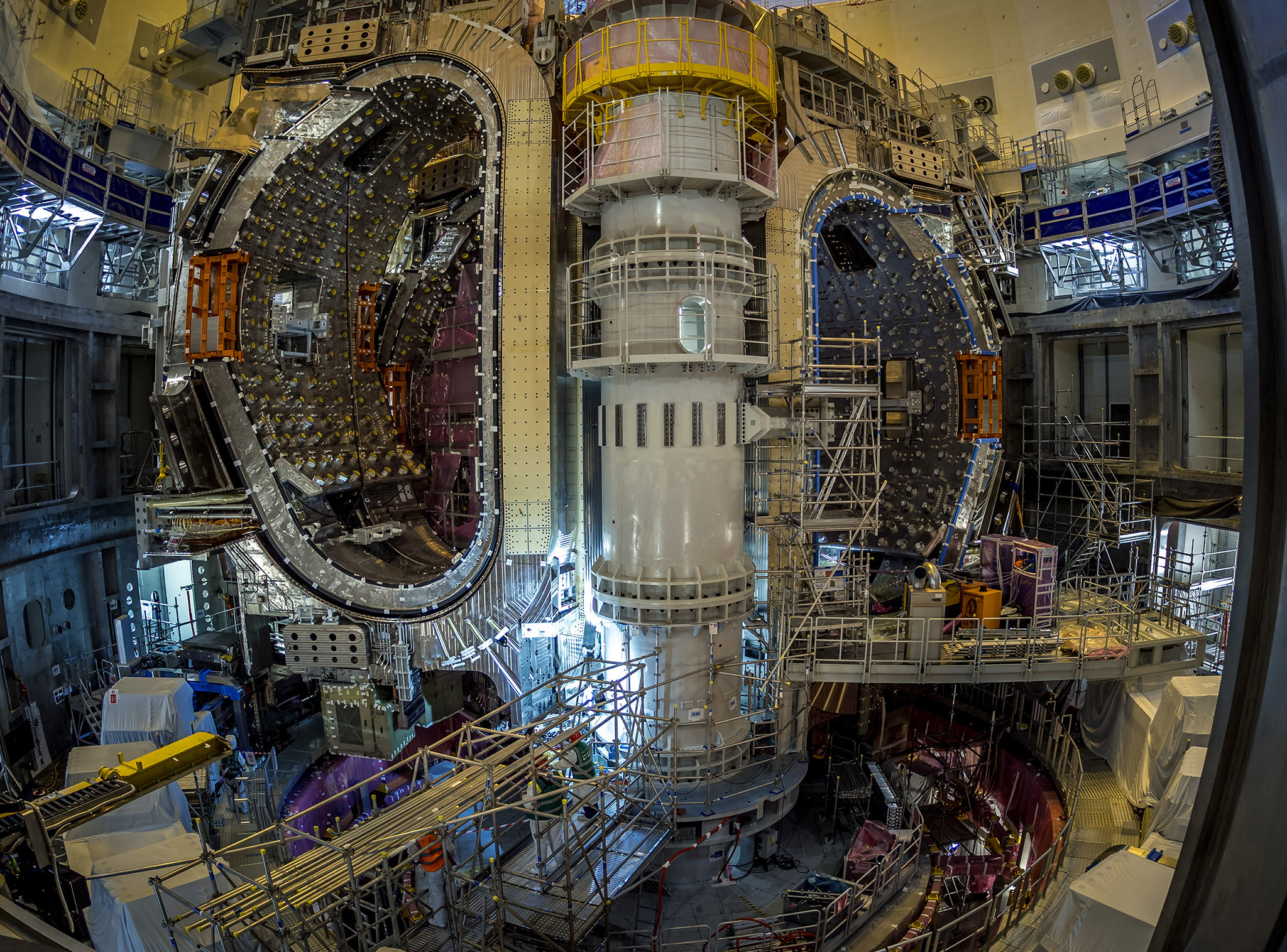 Meet Godzilla, the Four Meter Robot Building the World’s Largest Fusion Reactor