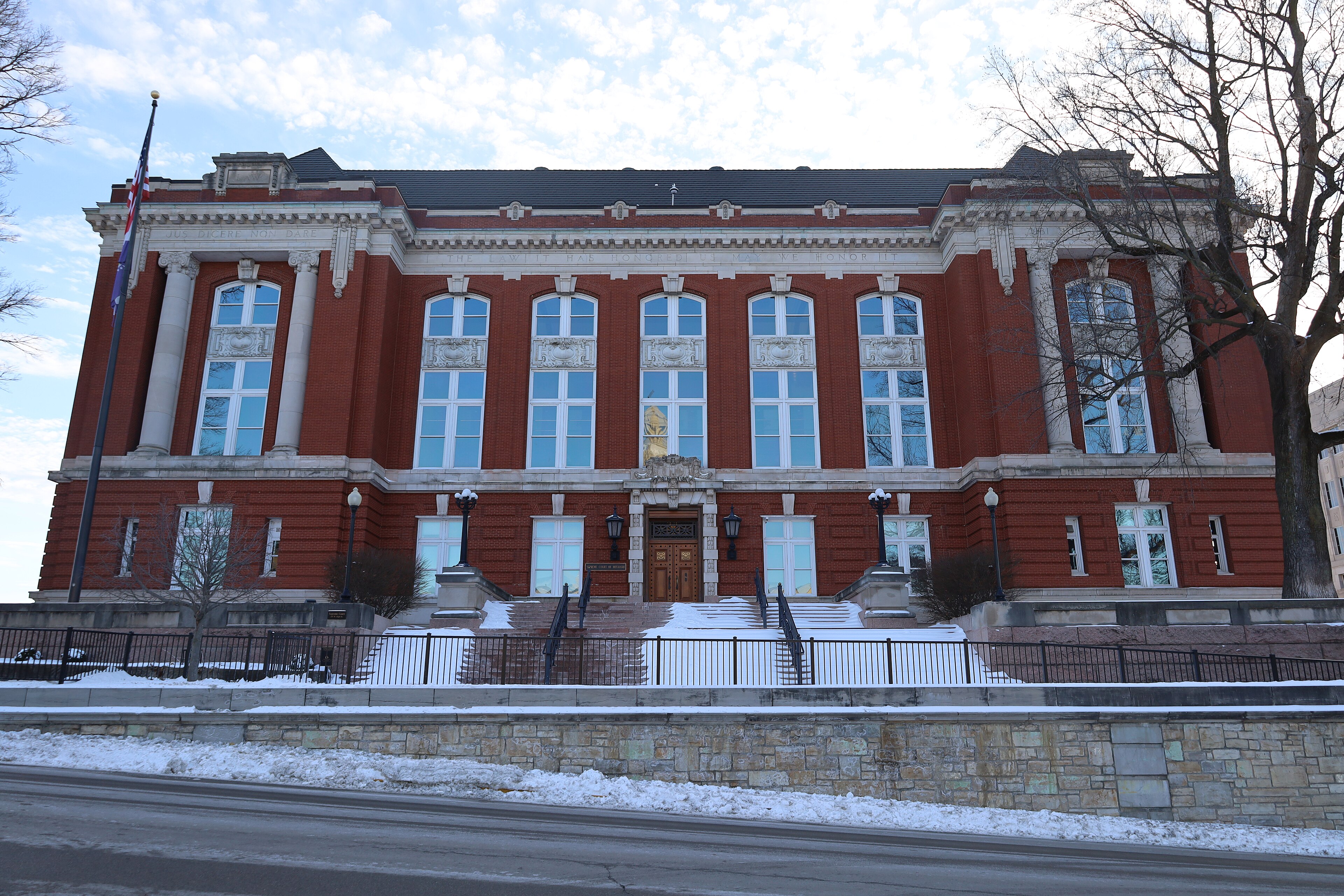 Missouri Supreme Court upholds legislature’s redistricting authority, keeps voter ID law