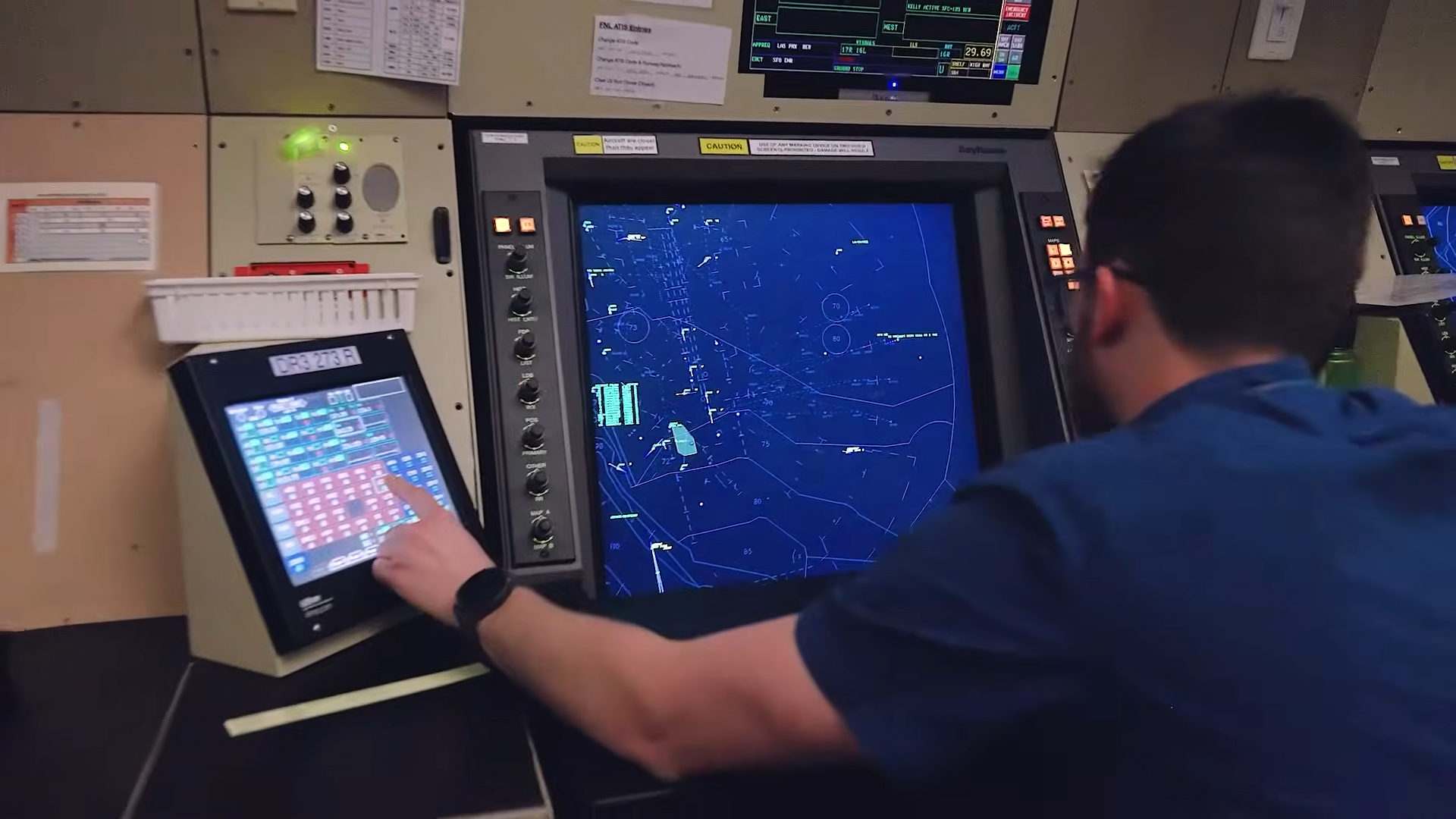 The FAA is encouraging gamers to get jobs in air traffic control