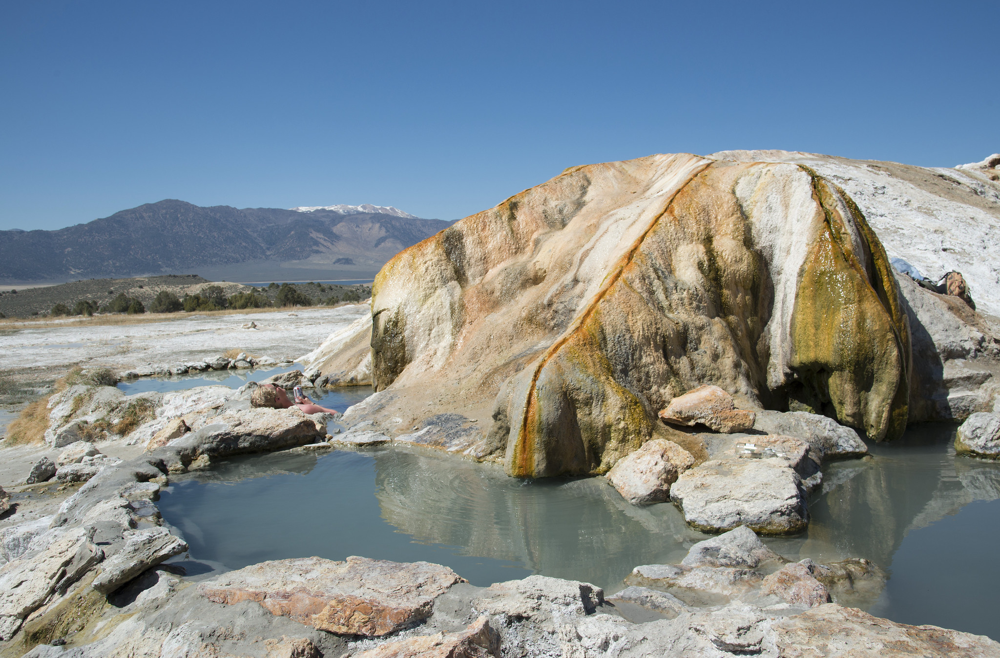 6 of the World's Dreamiest Hot Springs