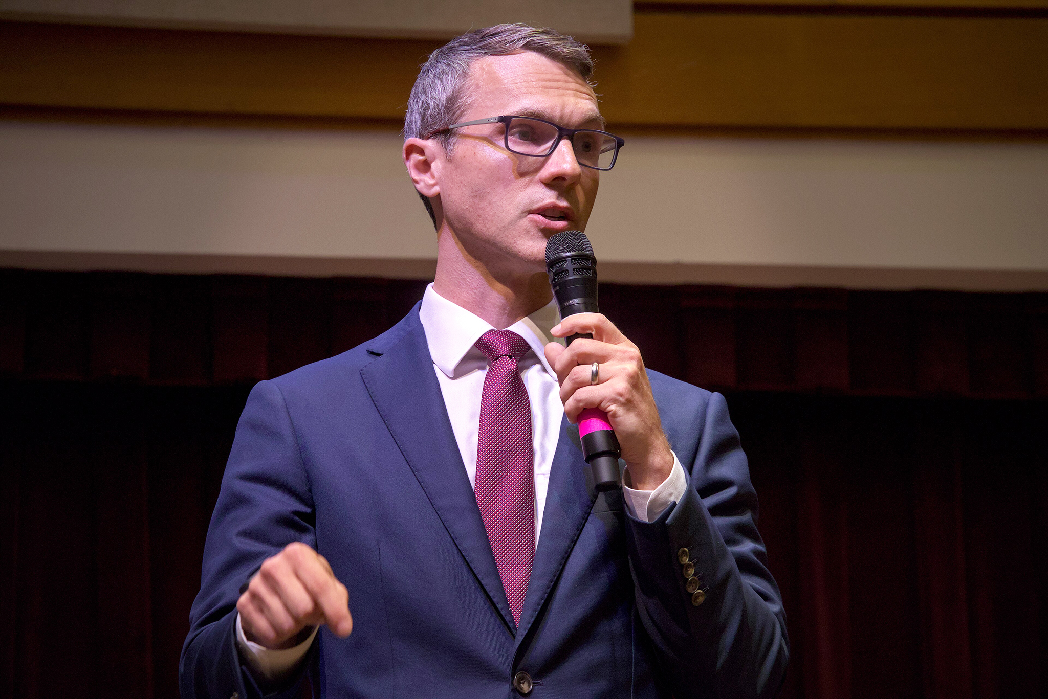 Lawmaker warns of administration’s ‘fetishization’ of Silicon Valley startups