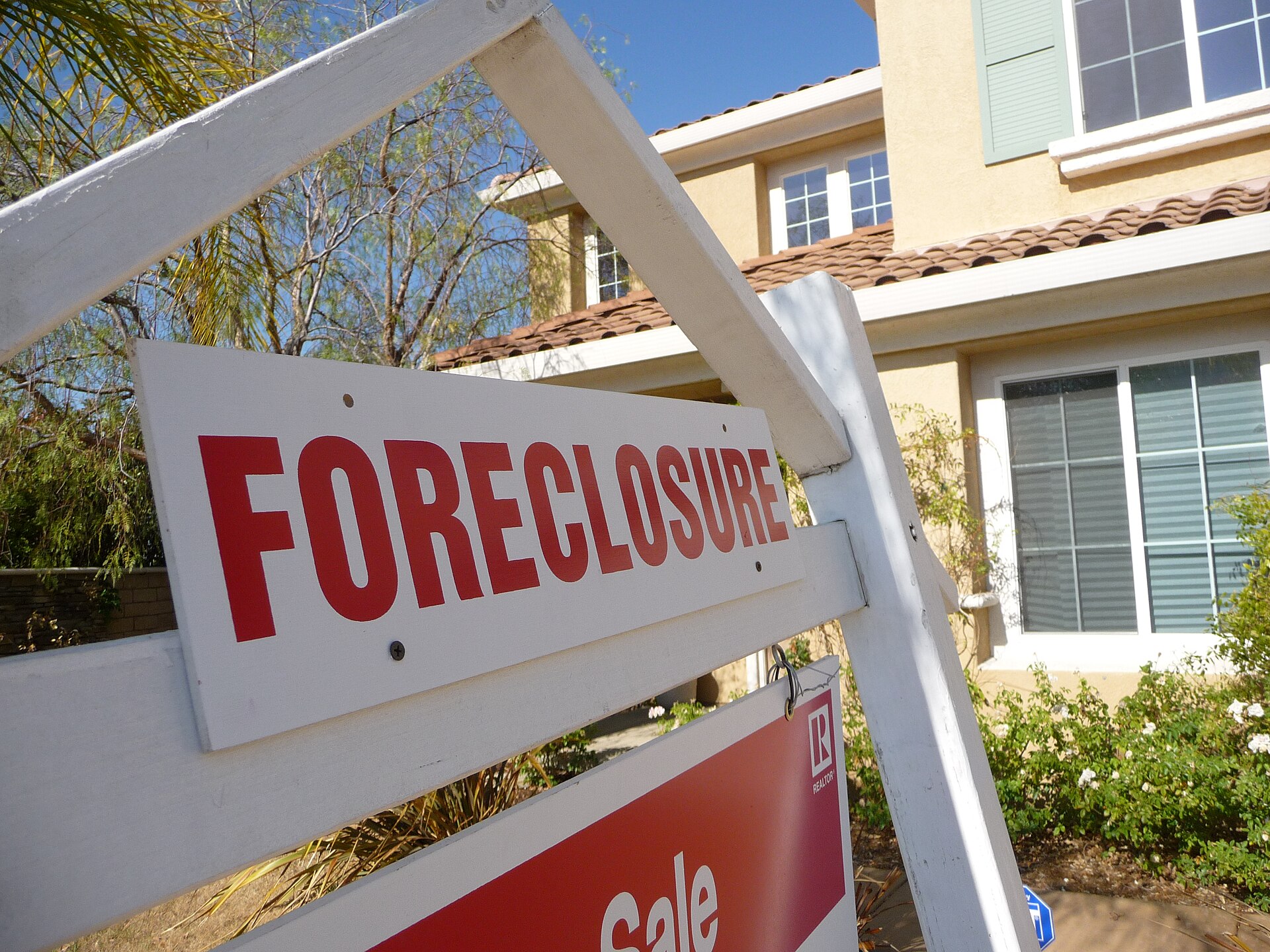 Foreclosures on the rise nationwide, data shows