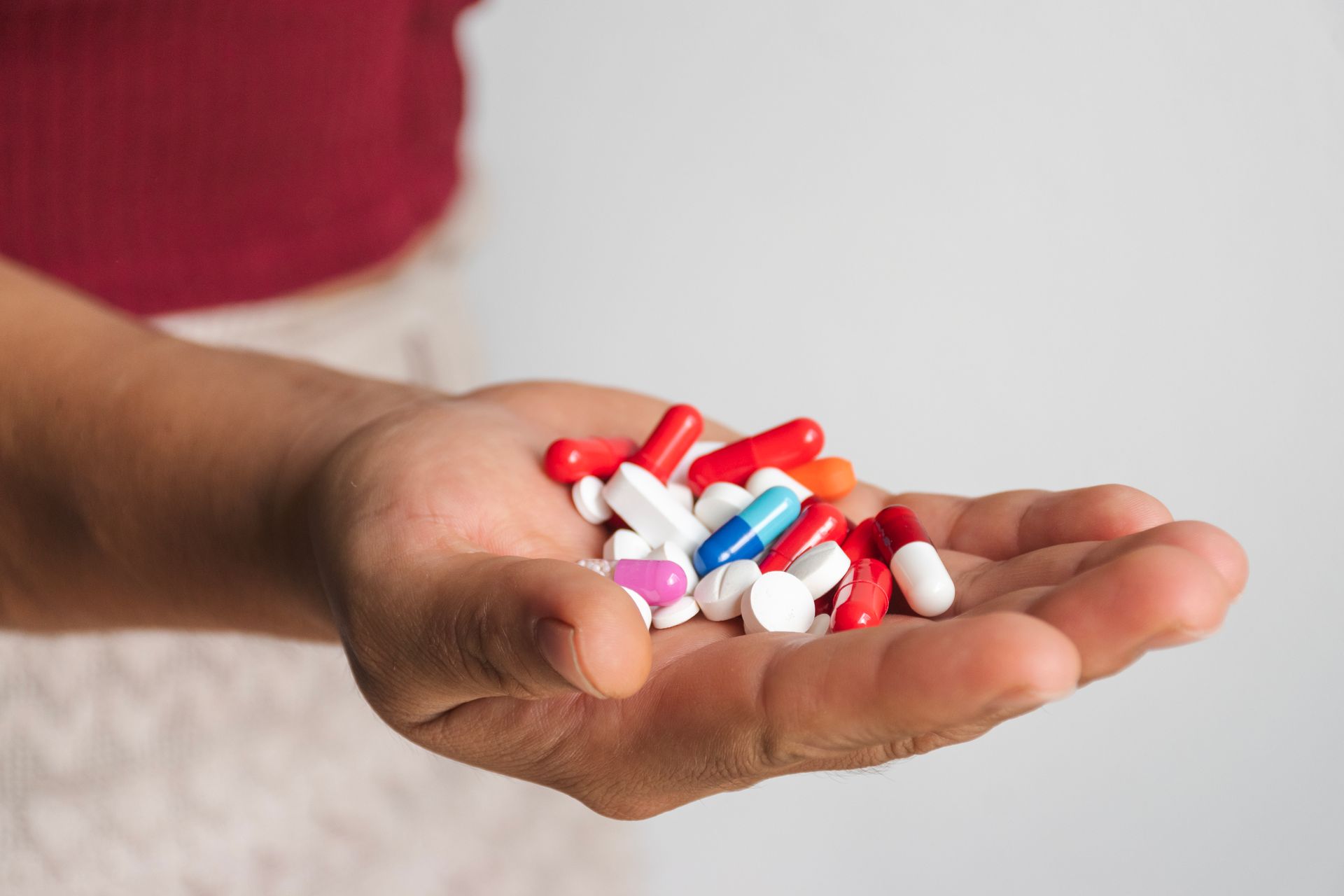 Medications Already in Pharmacies May Slow Aging, And Scientists Are Narrowing Them Down