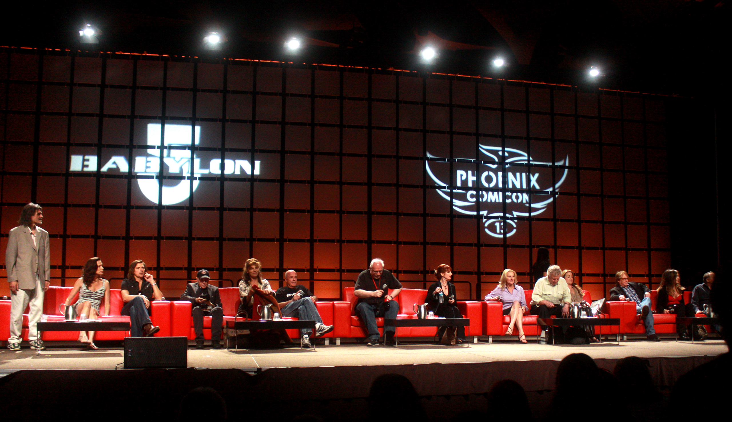 You have no reason not to watch Babylon 5 now that it's free on YouTube