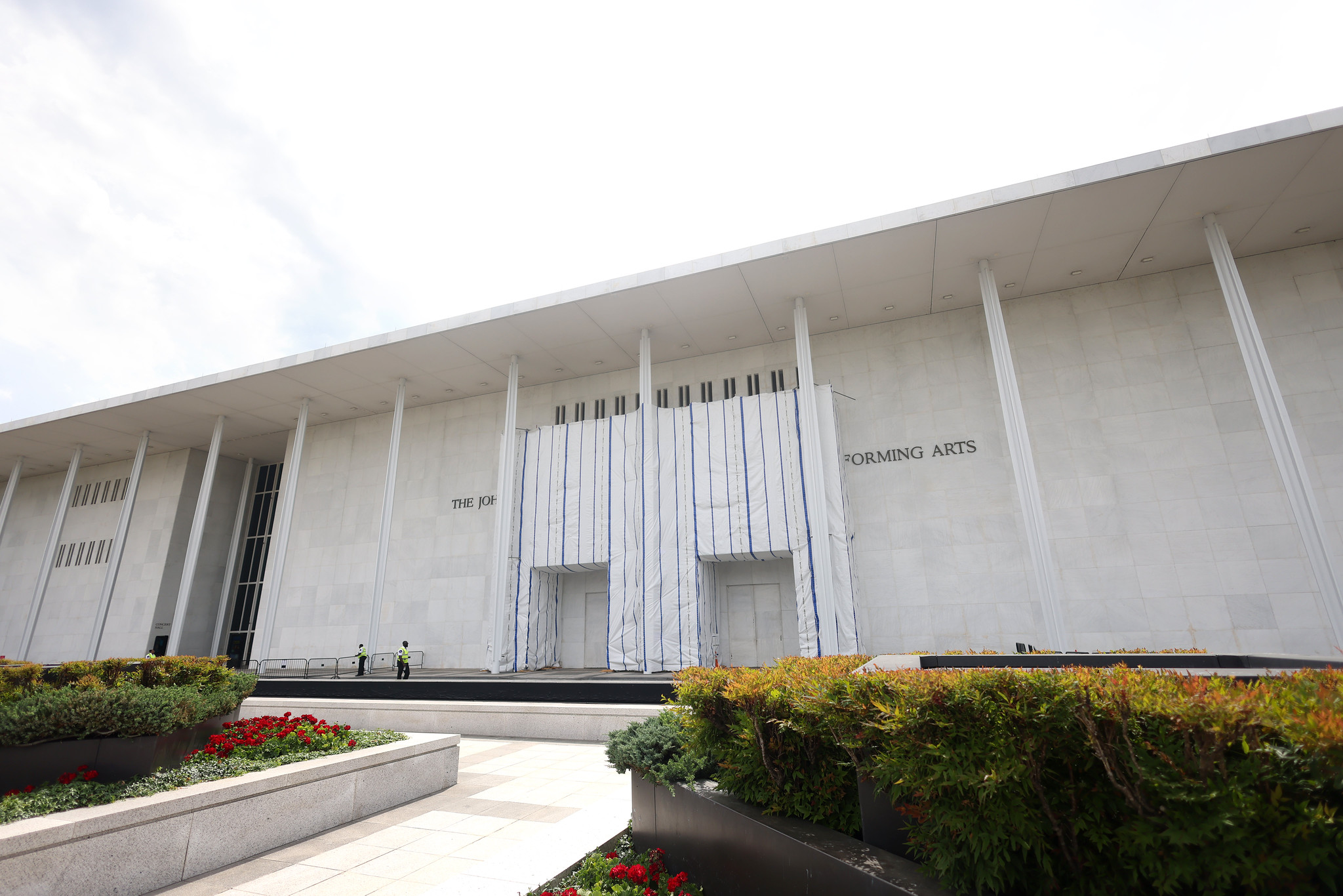 Kennedy Center renews call for Trump-backed shutdown after part of a ceiling collapses