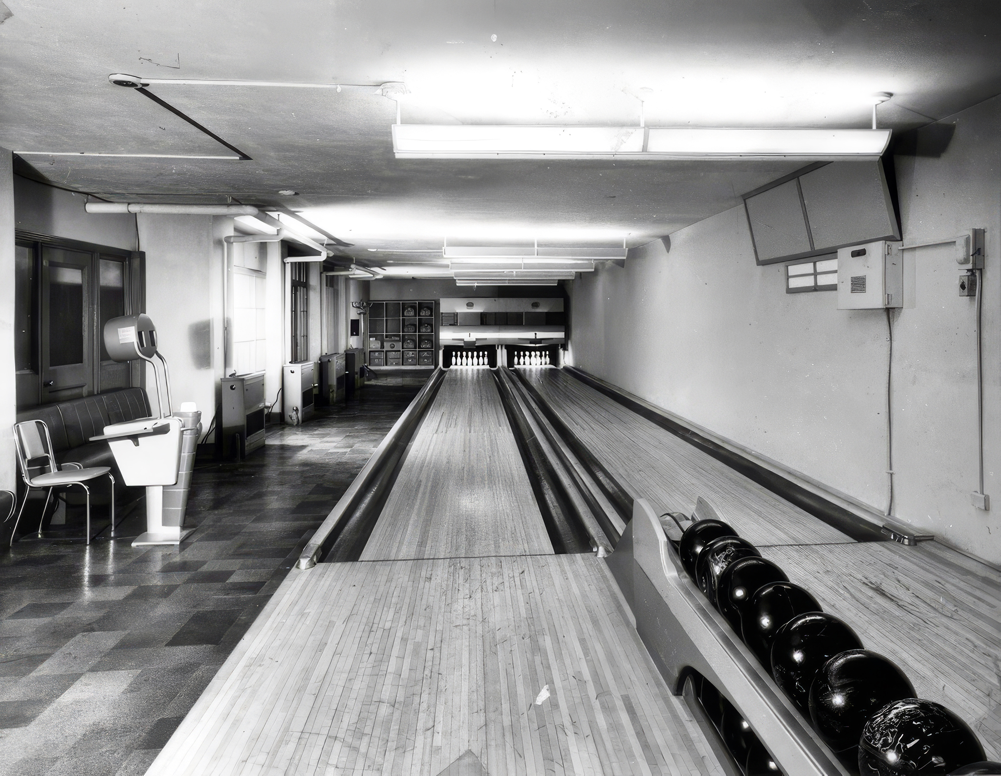 White House bowling alley gets a $250K glow-up