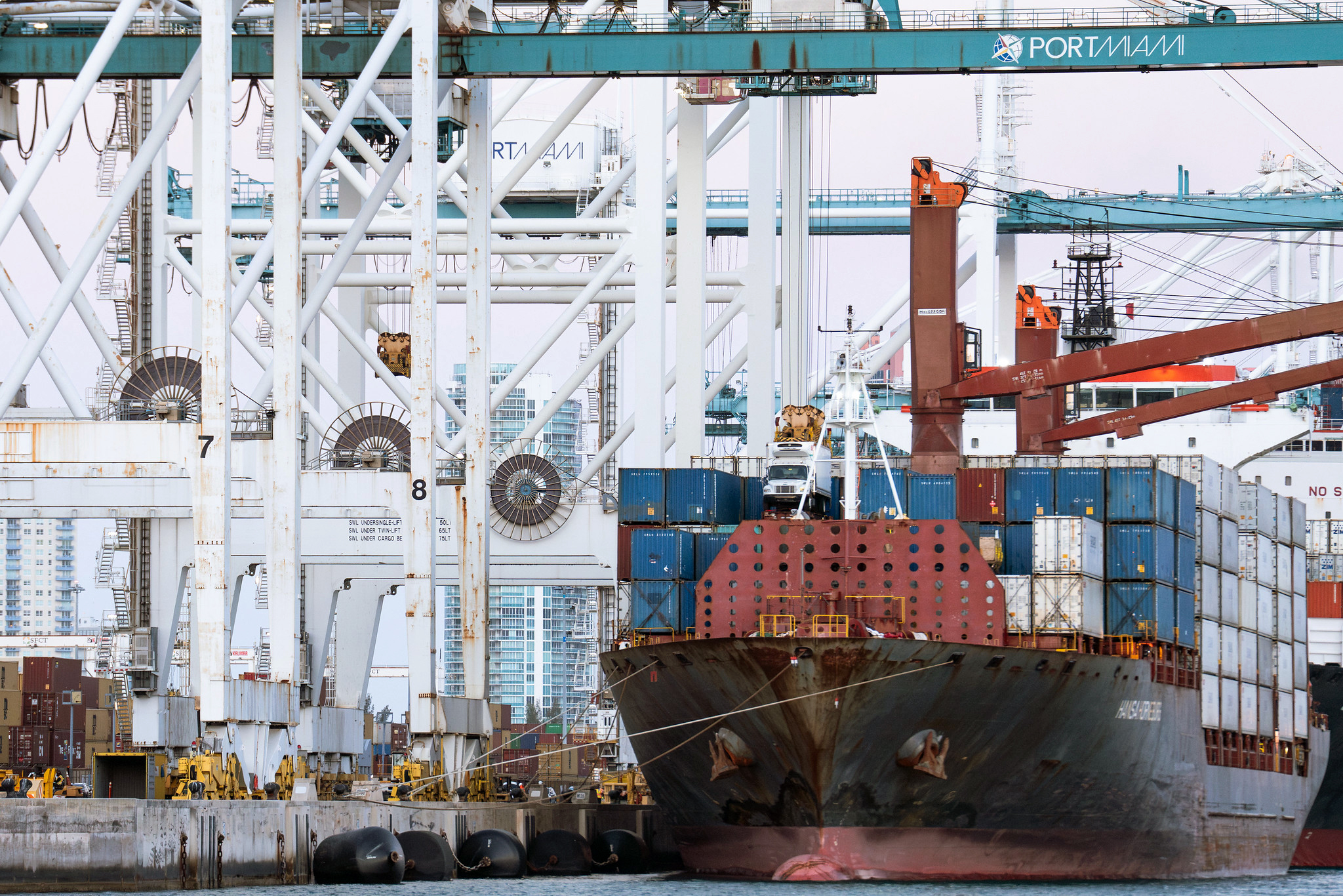 Refunds From the Trump Administration’s Unlawful Tariffs Are a Windfall for Corporate America, Not for Small Businesses or Consumers